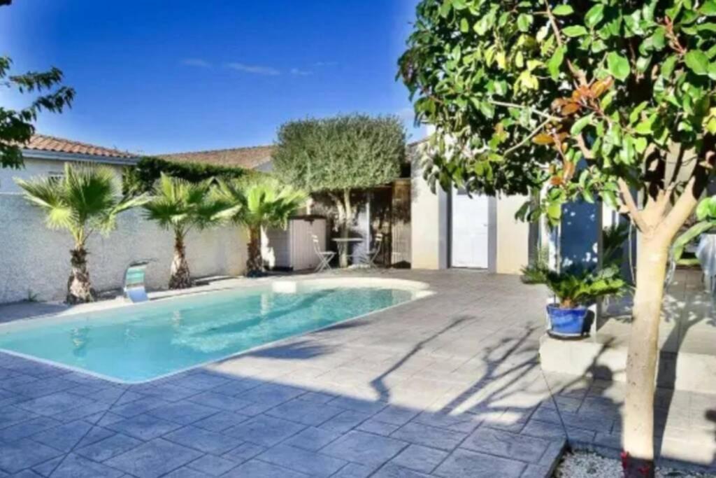 Villa Piscine De La Garrigue Florensac Exteriör bild
